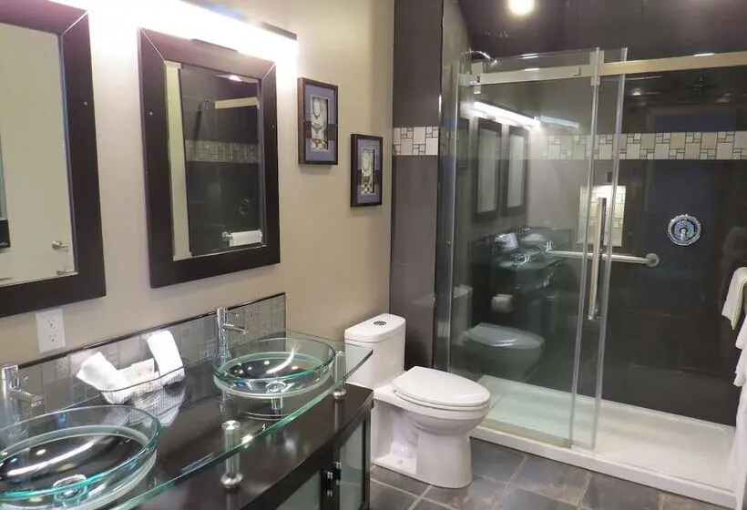 Executive Suite, Dockside Suites
