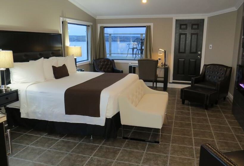 高级套房带海景, Dockside Suites