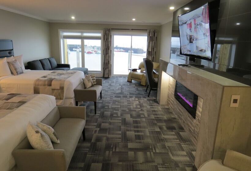 패밀리 스튜디오, Dockside Suites