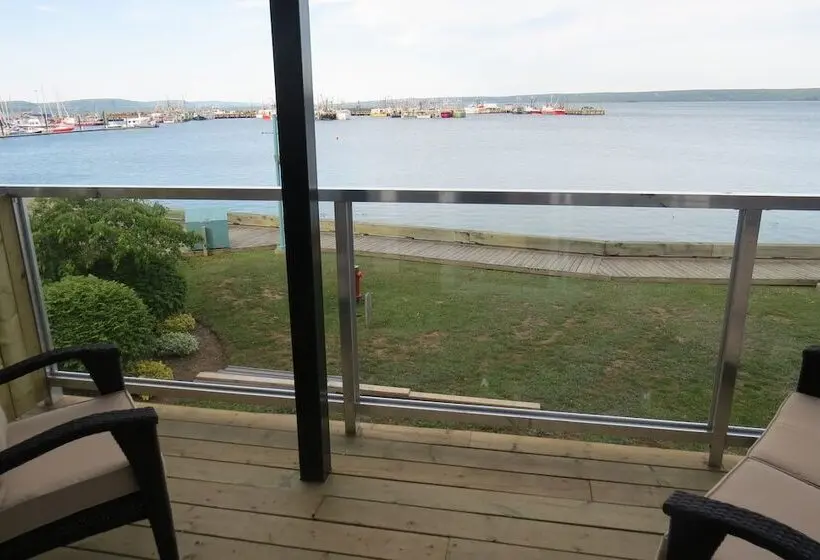 Family-Studio, Dockside Suites