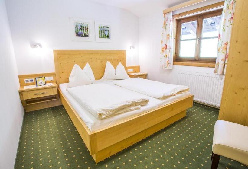 شقة غرفتين نوم مزودة بشُرفة, Nöglhof