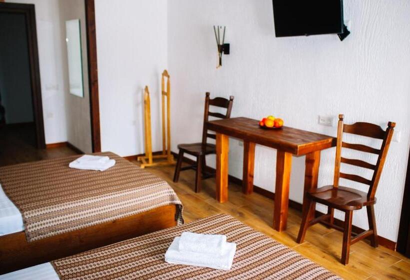 اتاق استاندارد سه نفره, гук ресторанно готельний комплекс