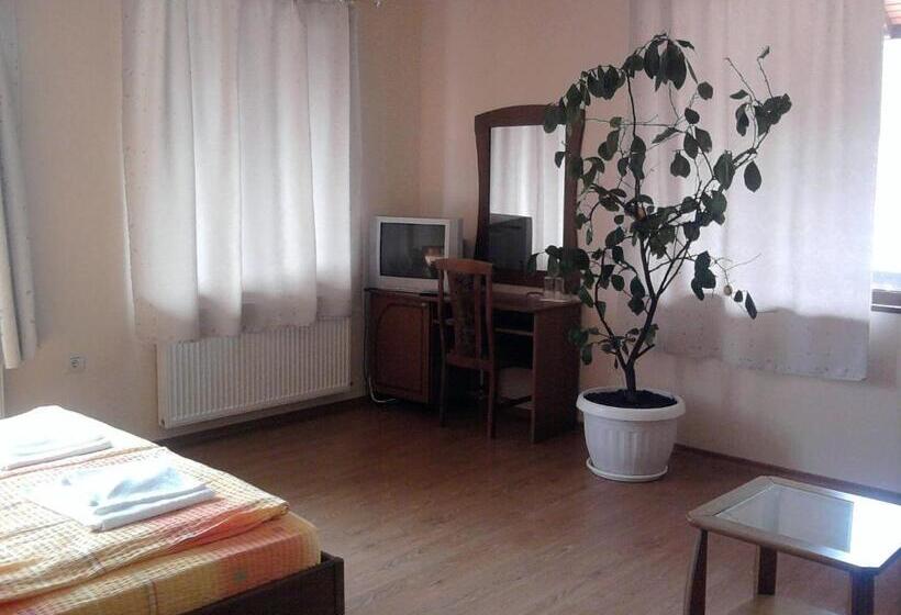 Полулюкс, Complex Balkandzhii