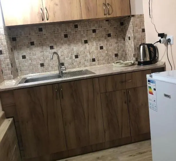 اتاق استاندارد سه تخته با بالکن, Guest House Anahit Ijevan