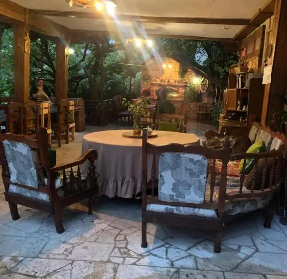اتاق لوکس چهار تخته, Guest House Anahit Ijevan