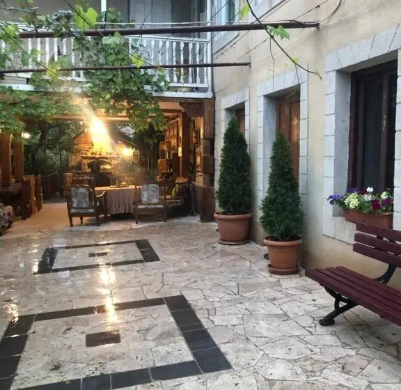 اتاق لوکس چهار تخته, Guest House Anahit Ijevan