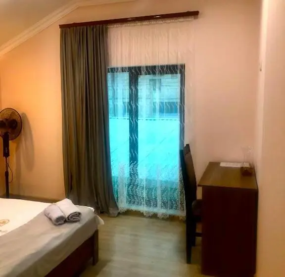 اتاق لوکس, Guest House Anahit Ijevan