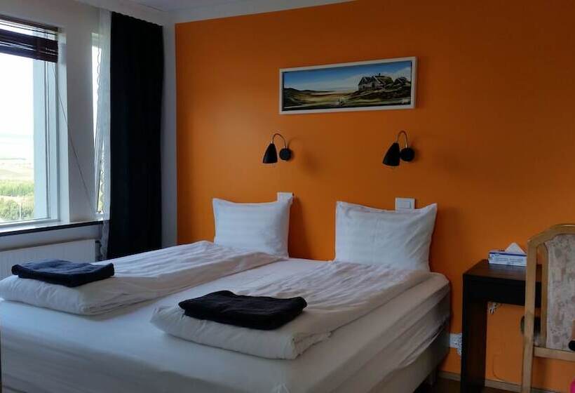 اتاق استاندارد با سرویس بهداشتی مشترک, Laugar Guesthouse