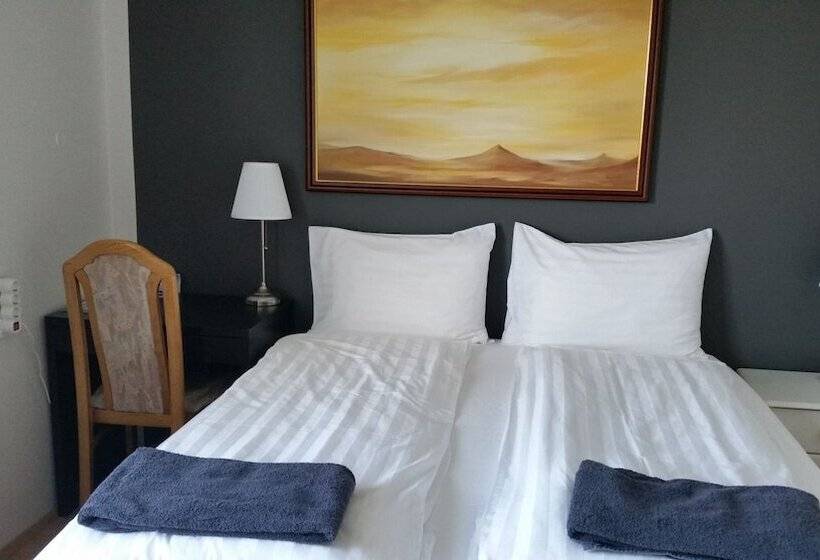 اتاق استاندارد با سرویس بهداشتی مشترک, Laugar Guesthouse