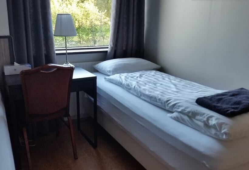 اتاق استاندارد با سرویس بهداشتی مشترک, Laugar Guesthouse