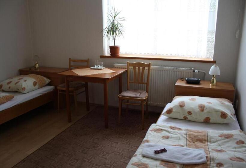 חדר סטנדרט לשלושה, Penzión Koras