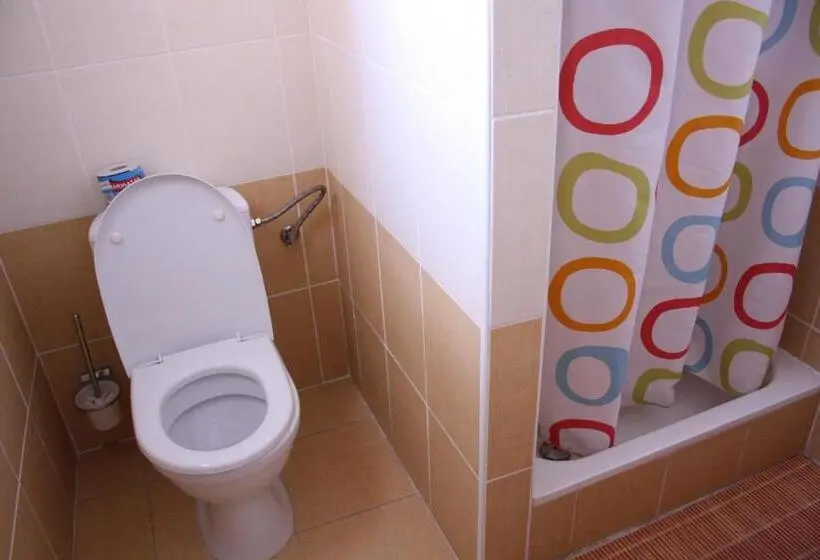 Standard Yhden Hengen Huone, Penzión Koras