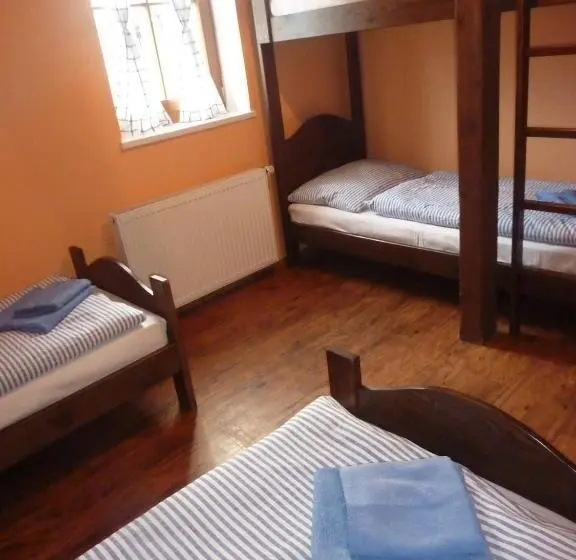 Standard Neljän Hengen Huone, Váš Sklep   Vinný Sklep A Penzion