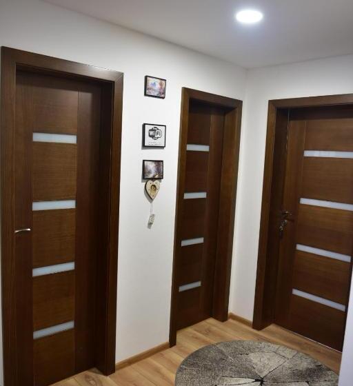 דירת חדר בקומת קרקע, Villa Felicity