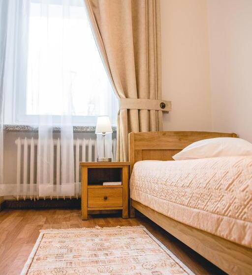 اتاق استاندارد یک تخته با سرویس بهداشتی مشترک, Villa Kaunensis