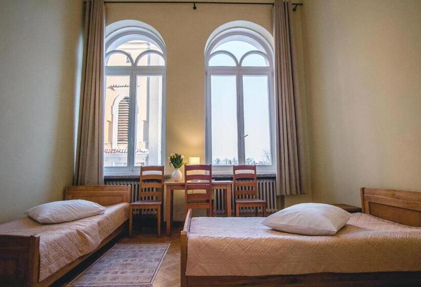 اتاق استاندارد سه تخته با سرویس بهداشتی مشترک, Villa Kaunensis