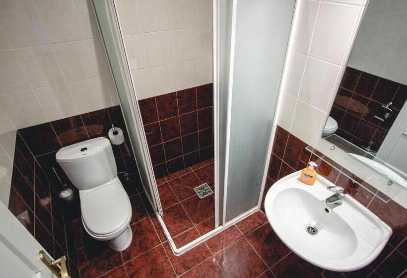 اتاق استاندارد سه نفره, Villa Kaunensis