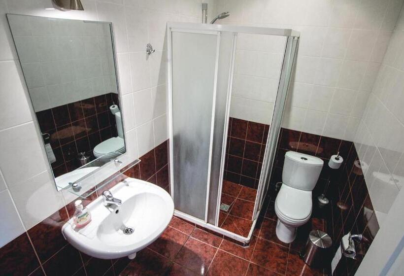 اتاق استاندارد چهار تخته, Villa Kaunensis