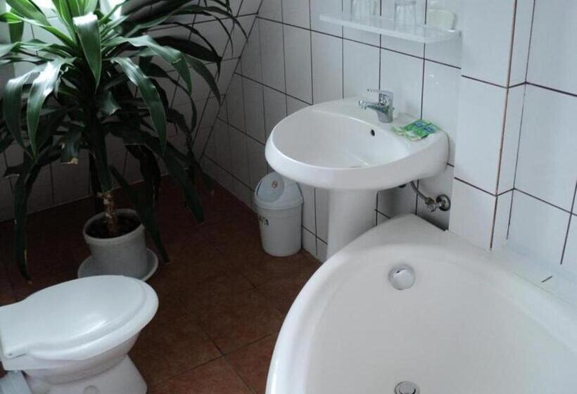 Quarto Estandar, Randevú Panzió