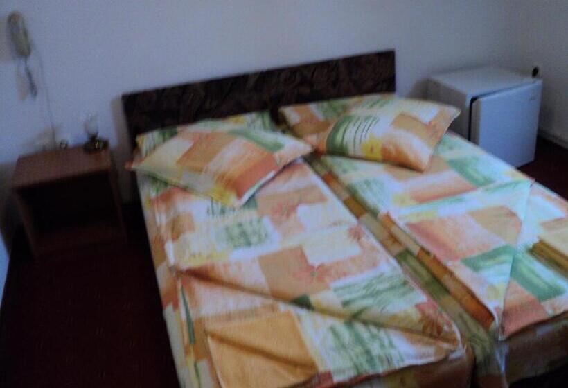 스탠다드 룸, Randevú Panzió