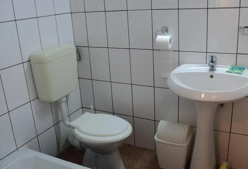スタンダード4人部屋, Randevú Panzió