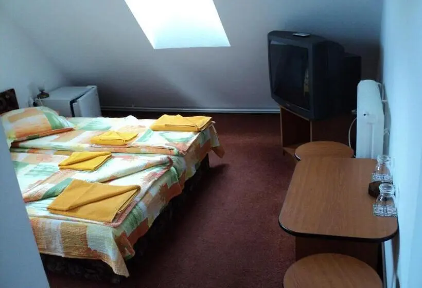 スタンダード4人部屋, Randevú Panzió