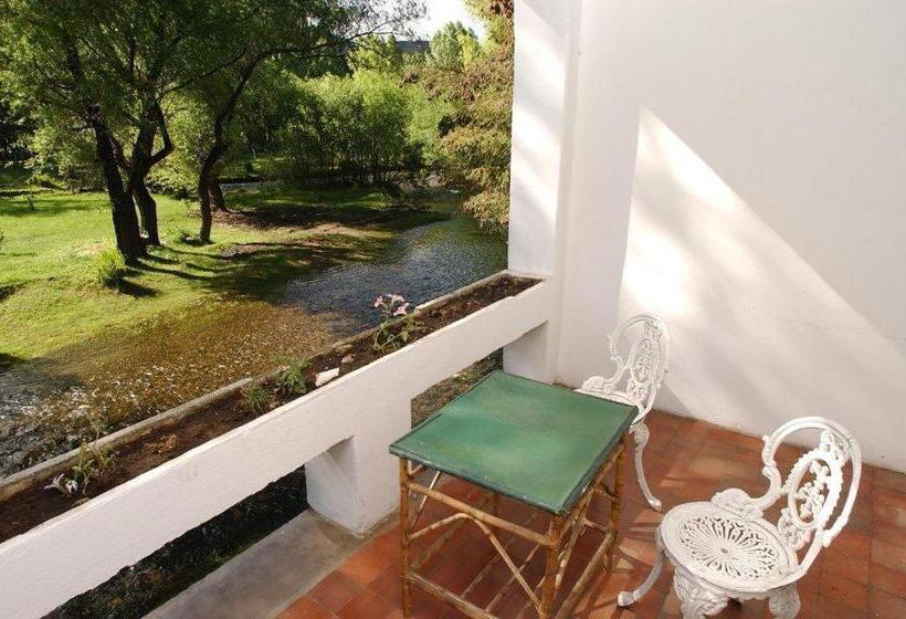 غرفة سوبيريور مطلّة علي النهر, Hostería Chimehuin