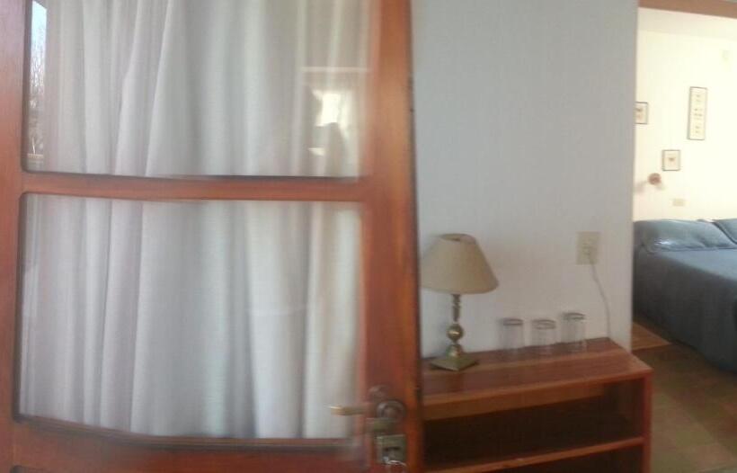 غرفة قياسية ثلاثية, Hostería Chimehuin