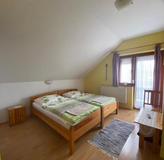 اتاق استاندارد, Gaál Vendégház