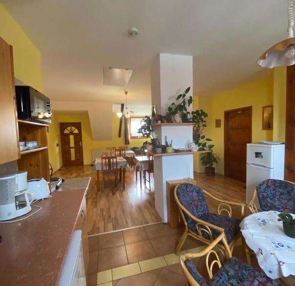 اتاق استاندارد چهار تخته, Gaál Vendégház