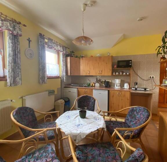 اتاق استاندارد چهار تخته, Gaál Vendégház