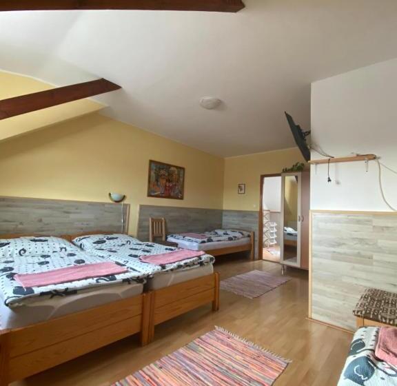 اتاق استاندارد چهار تخته, Gaál Vendégház