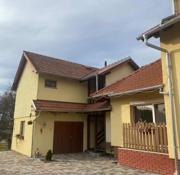 آپارتمان 1 خوابه, Gaál Vendégház