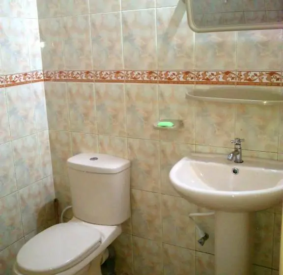 اتاق استاندارد با چشم‌انداز کوهستان, Haniffas Holiday Inn