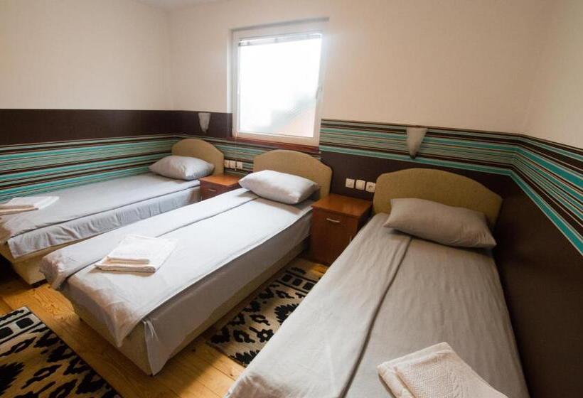 اتاق استاندارد سه نفره, Rooms Sanja