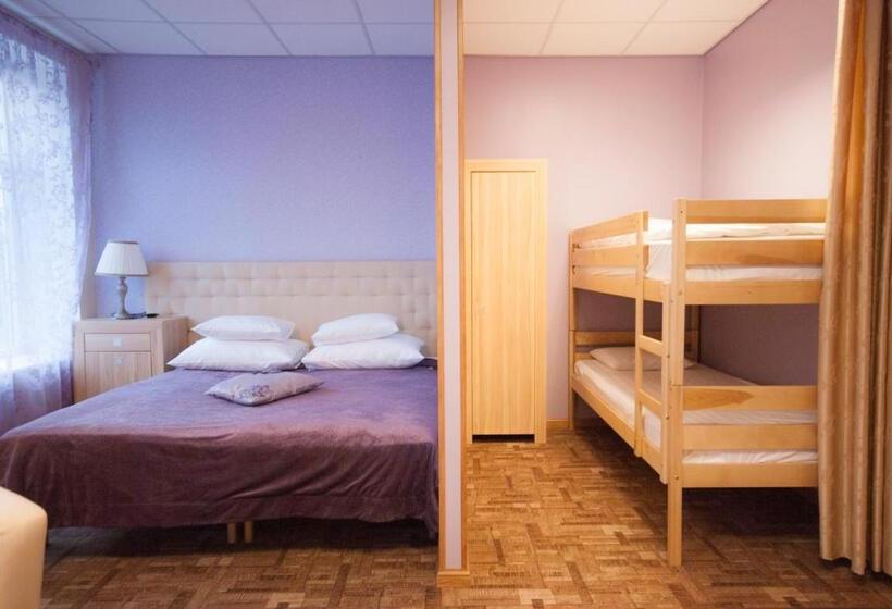 اتاق خانوادگی با سرویس بهداشتی مشترک, Villa & Restoran Soffa