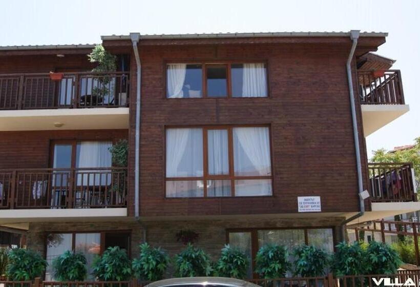 דירת חדר, Villa Raya