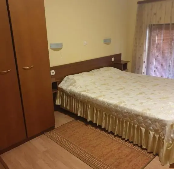 اتاق استاندارد سه نفره, Guesthouse Kiritsovi