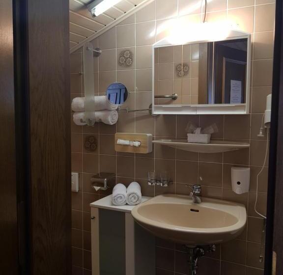 غرفة قياسية, Hiasl Stubn