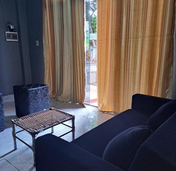 آپارتمان 1 خوابه همکف, Hummingbird Hostel