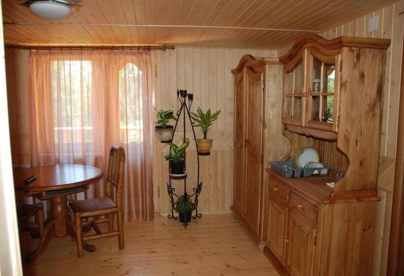 سوییت جونیور, Kraevyd