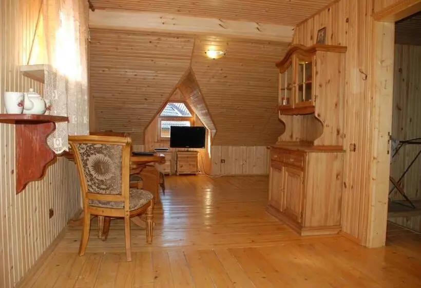 Perhehuone, Kraevyd