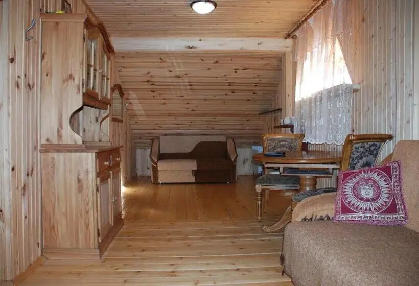 Perhehuone, Kraevyd