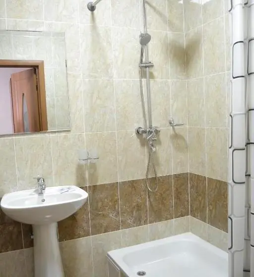 اتاق استاندارد یک نفره, Madanur