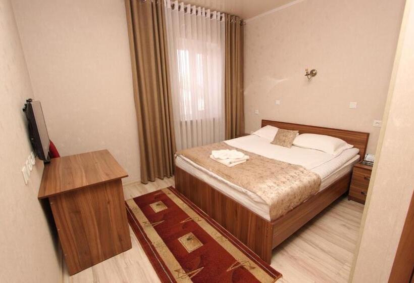 اتاق استاندارد یک نفره, Madanur