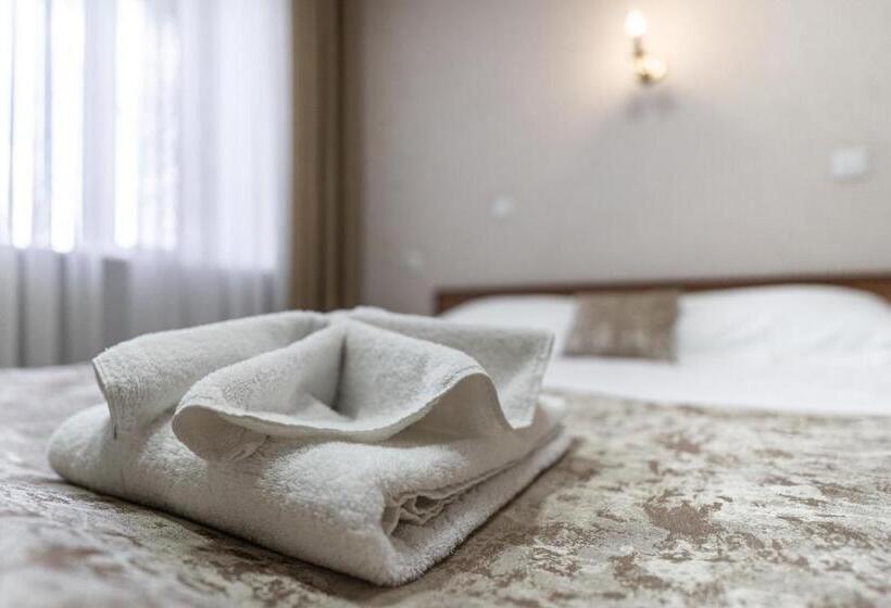 اتاق استاندارد یک نفره, Madanur