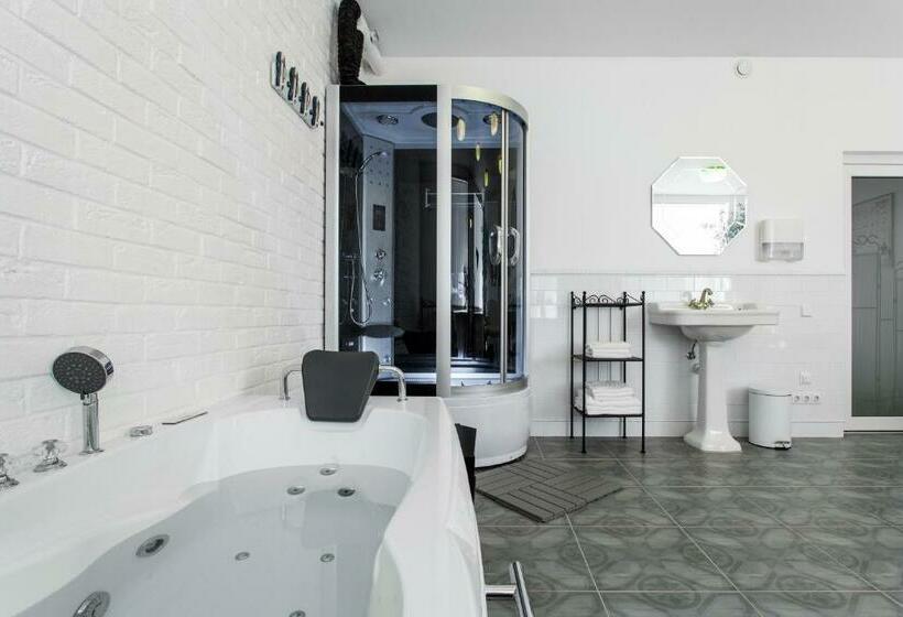 اتاق خانوادگی, Mineraliniai Apartamentai