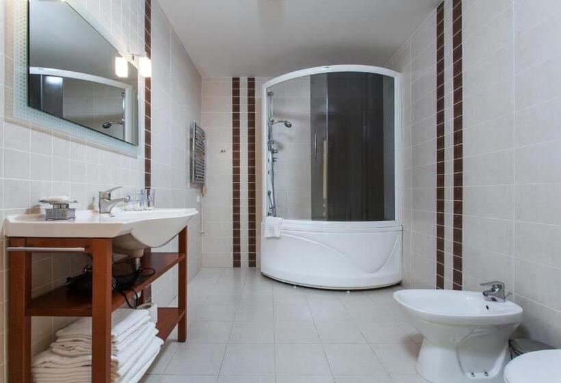 اتاق خانوادگی, Mineraliniai Apartamentai