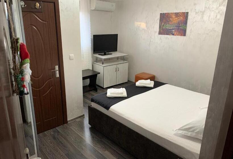 غرفة قياسية, Pensiunea Adriano