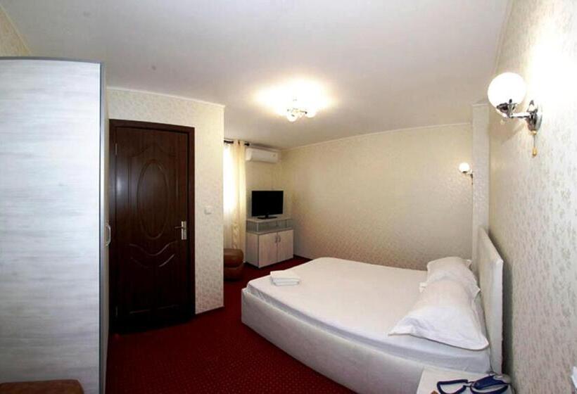 غرفة قياسية, Pensiunea Adriano